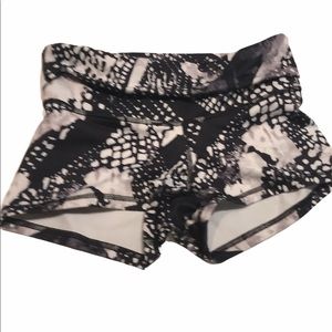 Lululemon Black White Shorts Booty Shorts Yoga